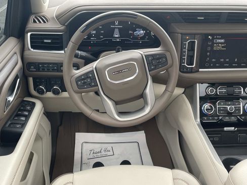 Used 2024 GMC Yukon Denali w/ Denali Reserve Package image 14