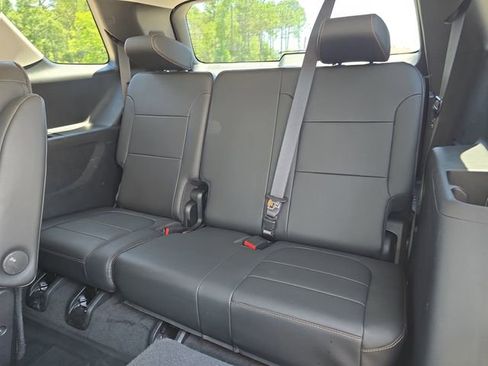 Used 2020 Chevrolet Traverse LT w/ LPO, Blackout Package AWD/4WD image 14