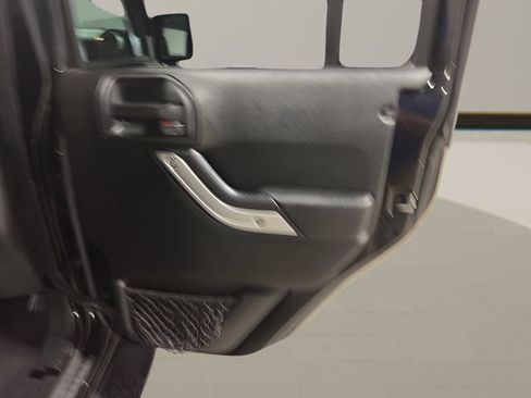 Used 2017 Jeep Wrangler Unlimited Sahara AWD/4WD image 24