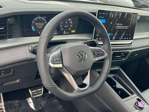 New 2026 Volkswagen Tiguan SE R-Line image 10