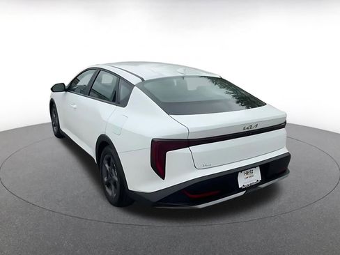 Used 2025 Kia K4 LXS image 11