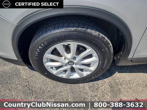 Used 2018 Nissan Rogue SV AWD/4WD image 33