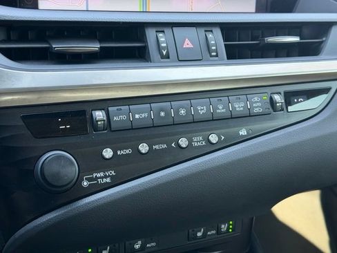Used 2019 Lexus ES 350 w/ Premium Package FWD image 23