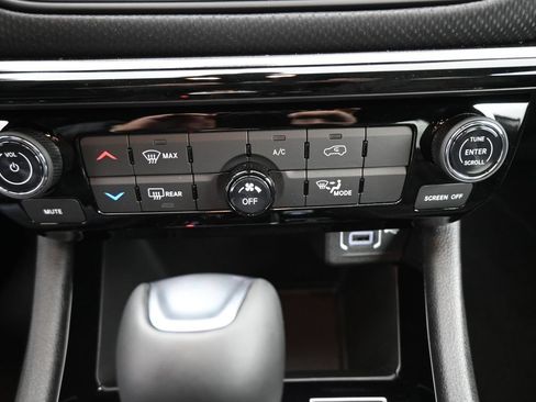 New 2026 Jeep Compass Latitude AWD/4WD image 9