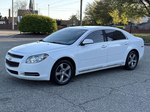 Used 2011 Chevrolet Malibu LT w/ Power Convenience Package image 2