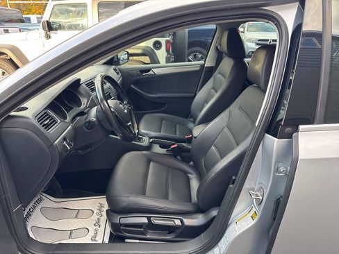 Used 2015 Volkswagen Jetta Sport FWD image 13