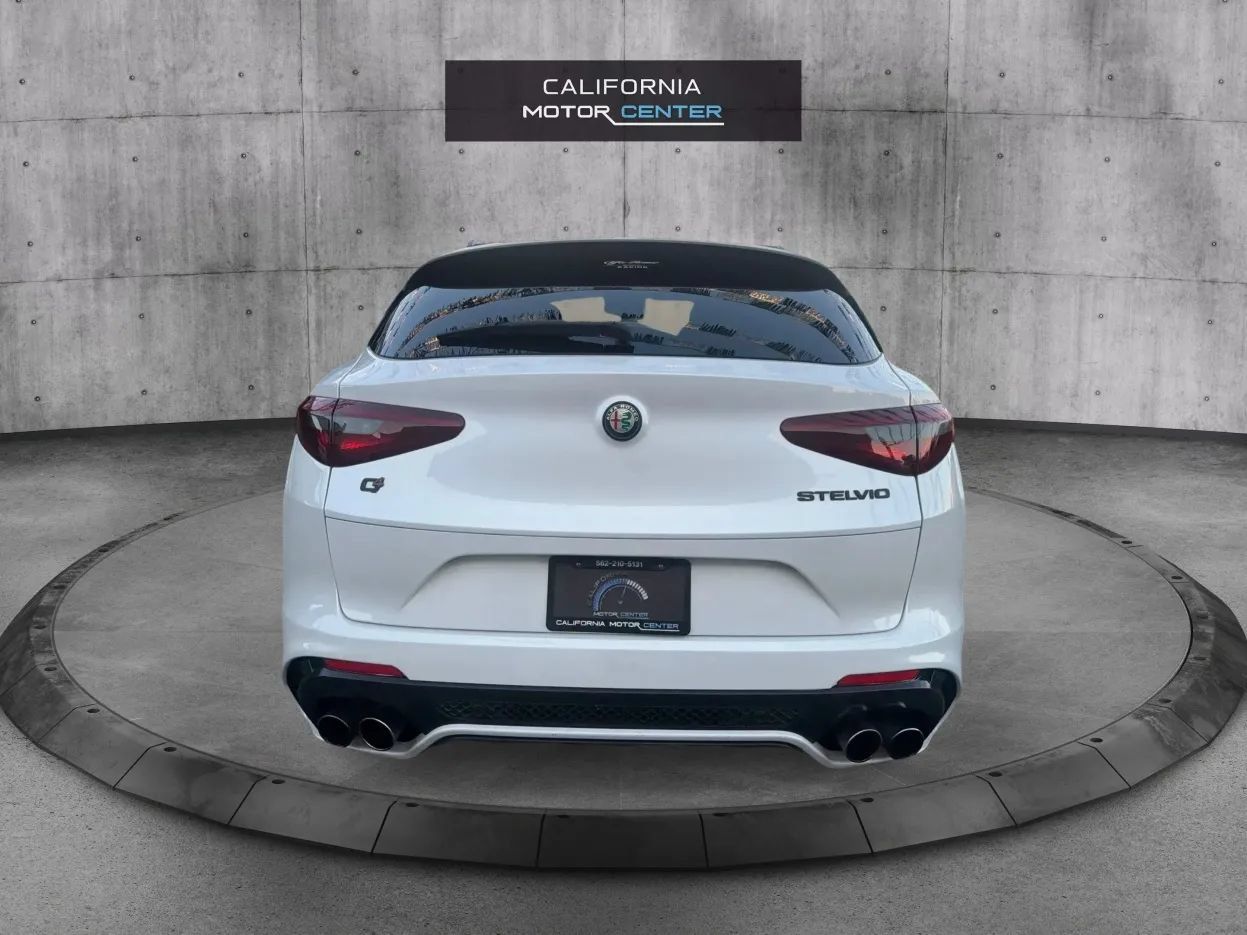 Used 2018 Alfa Romeo Stelvio Quadrifoglio w/ Driver Assist Dynamic Package AWD/4WD image 6