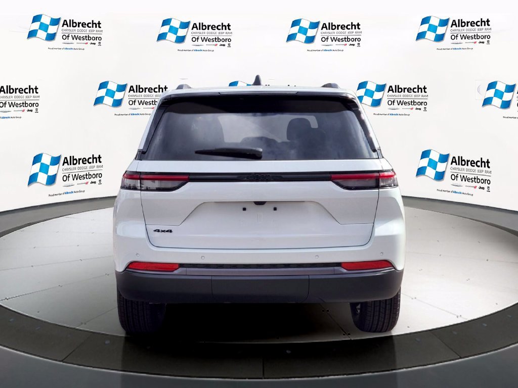 New 2026 Jeep Grand Cherokee Altitude AWD/4WD image 4