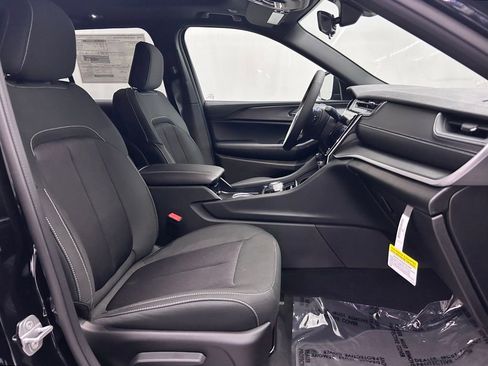 New 2025 Jeep Grand Cherokee Laredo X image 21