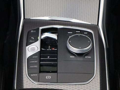 Used 2024 BMW 330i Sedan w/ M Sport Package RWD image 32