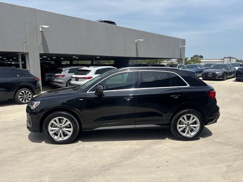 Certified 2025 Audi Q3 2.0T Premium w/ Convenience Package AWD/4WD image 9