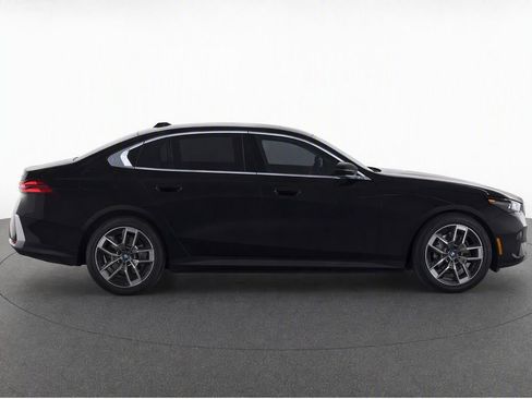 Used 2024 BMW i5 eDrive40i w/ Convenience Package RWD image 2