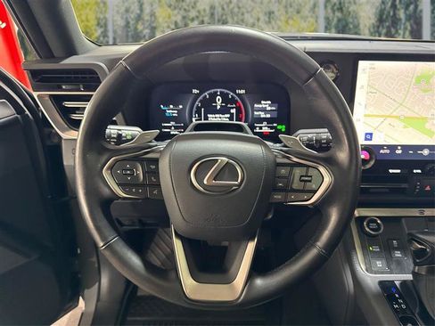 Used 2024 Lexus GX 550 w/ Cold Area Package AWD/4WD image 18