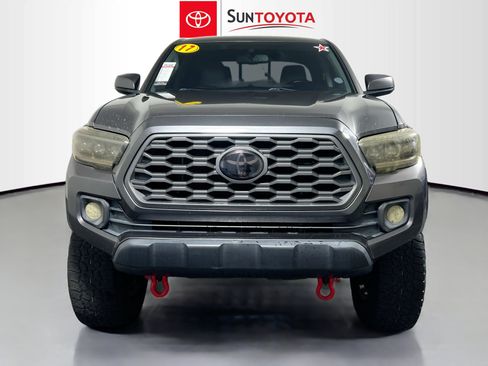 Used 2017 Toyota Tacoma SR5 w/ Tow Package RWD image 7