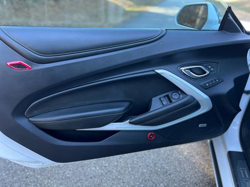 Used 2016 Chevrolet Camaro SS image 28