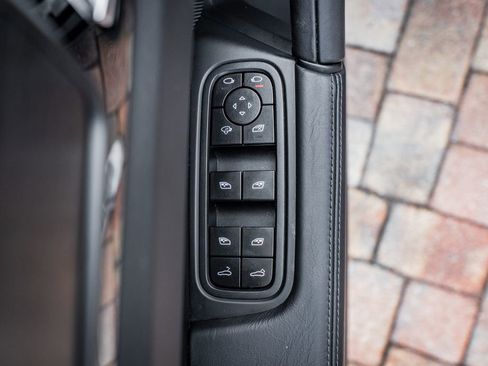 Used 2023 Porsche Cayenne Turbo GT image 19