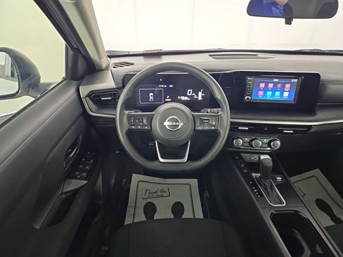 Used 2025 Nissan Kicks S FWD image 11