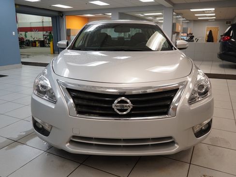 Used 2015 Nissan Altima 2.5 SV w/ Convenience Package image 18