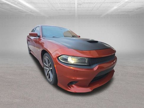 Used 2022 Dodge Charger R/T w/ Plus Group RWD image 8