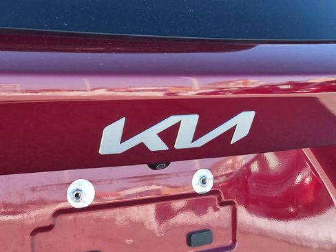 Used 2022 Kia Sorento LX image 20