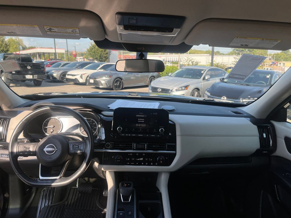 Used 2024 Nissan Pathfinder SV FWD image 30