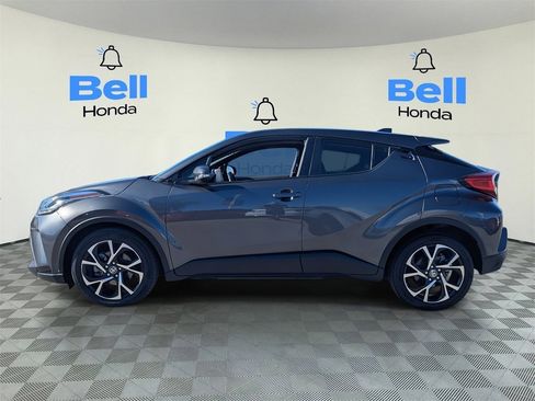 Used 2021 Toyota C-HR XLE image 2
