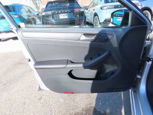 Used 2014 Volkswagen Jetta S image 14