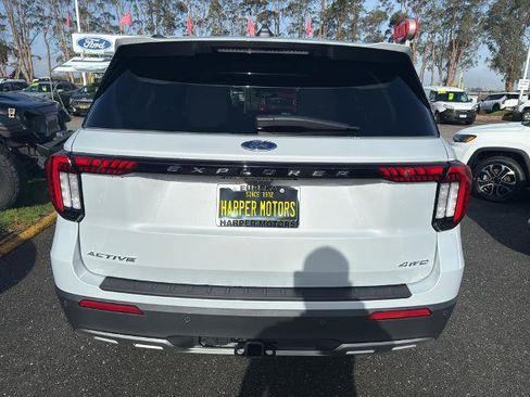 New 2026 Ford Explorer Active w/ Active Comfort Package image 3