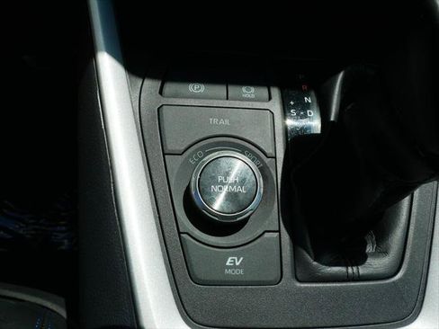 Certified 2024 Toyota RAV4 XSE w/ Weather Package AWD/4WD image 22