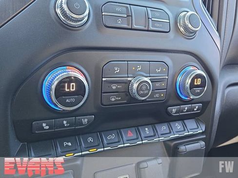 Used 2021 GMC Sierra 1500 AT4 w/ AT4 Value Package AWD/4WD image 11