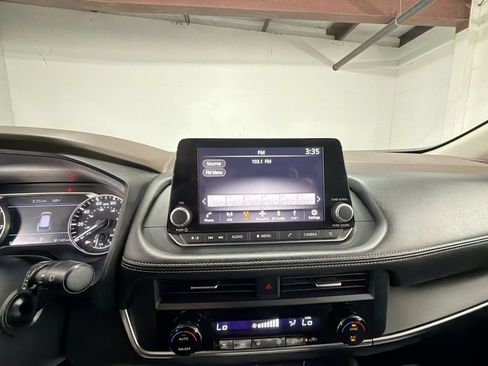Used 2023 Nissan Rogue SV AWD/4WD image 13