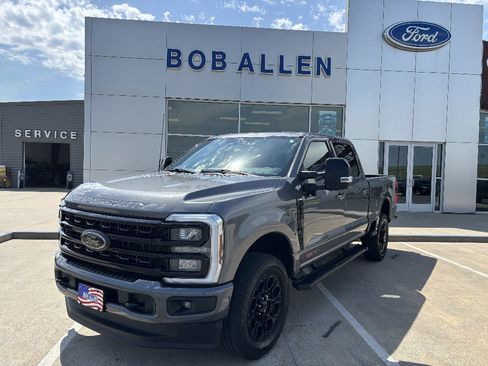 Used 2024 Ford F250 Lariat w/ Black Appearance Package AWD/4WD image 19