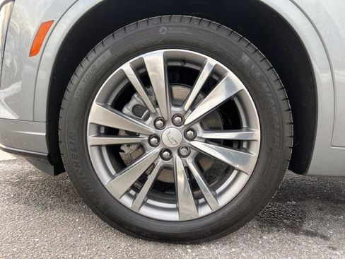 Used 2025 Cadillac XT6 Premium Luxury image 16