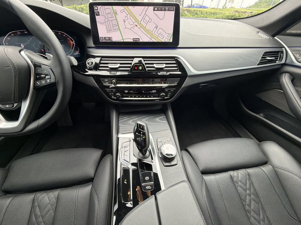 Used 2023 BMW 540i xDrive AWD/4WD image 24