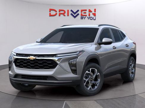 New 2026 Chevrolet Trax LT w/ Driver Confidence Package image 8