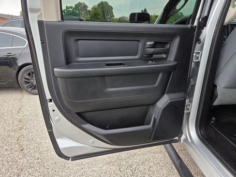 Used 2017 RAM 1500 Express AWD/4WD image 18