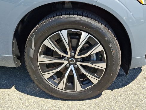 Certified 2024 Volvo XC60 B5 Core w/ Protection Package Premier AWD/4WD image 9
