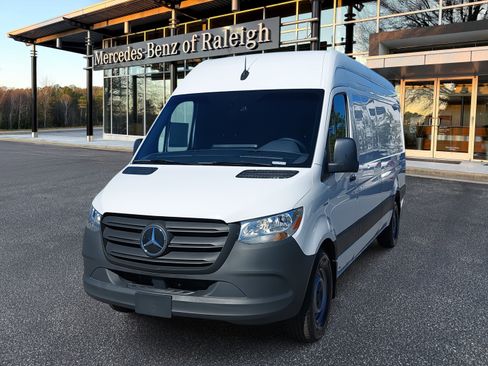 Used 2024 Mercedes-Benz eSprinter 170 Cargo image 1