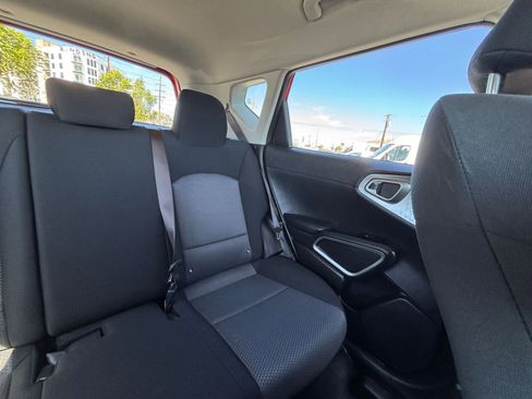 Used 2025 Kia Soul LX w/ LX Technology Package FWD image 37