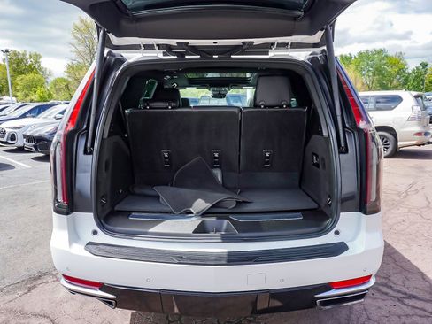 Used 2023 Cadillac Escalade Premium Luxury AWD/4WD image 56