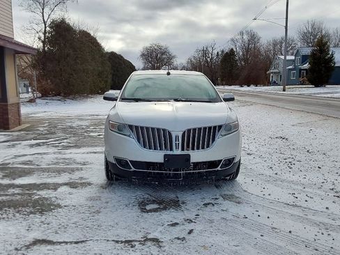 Used 2014 Lincoln MKX FWD image 3