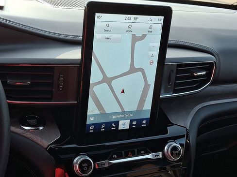 Used 2023 Ford Explorer Platinum w/ Technology Package image 19