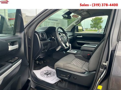 Certified 2018 Toyota Tundra SR5 w/ TRD Off Road Package AWD/4WD image 15