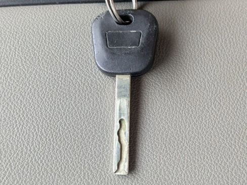 Used 2020 Chevrolet Silverado 1500 LT image 29