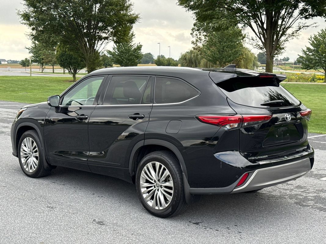 Used 2022 Toyota Highlander Platinum AWD/4WD image 6