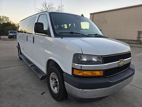 Used 2018 Chevrolet Express 3500 LT w/ LT Preferred Equipment Group RWD image 34