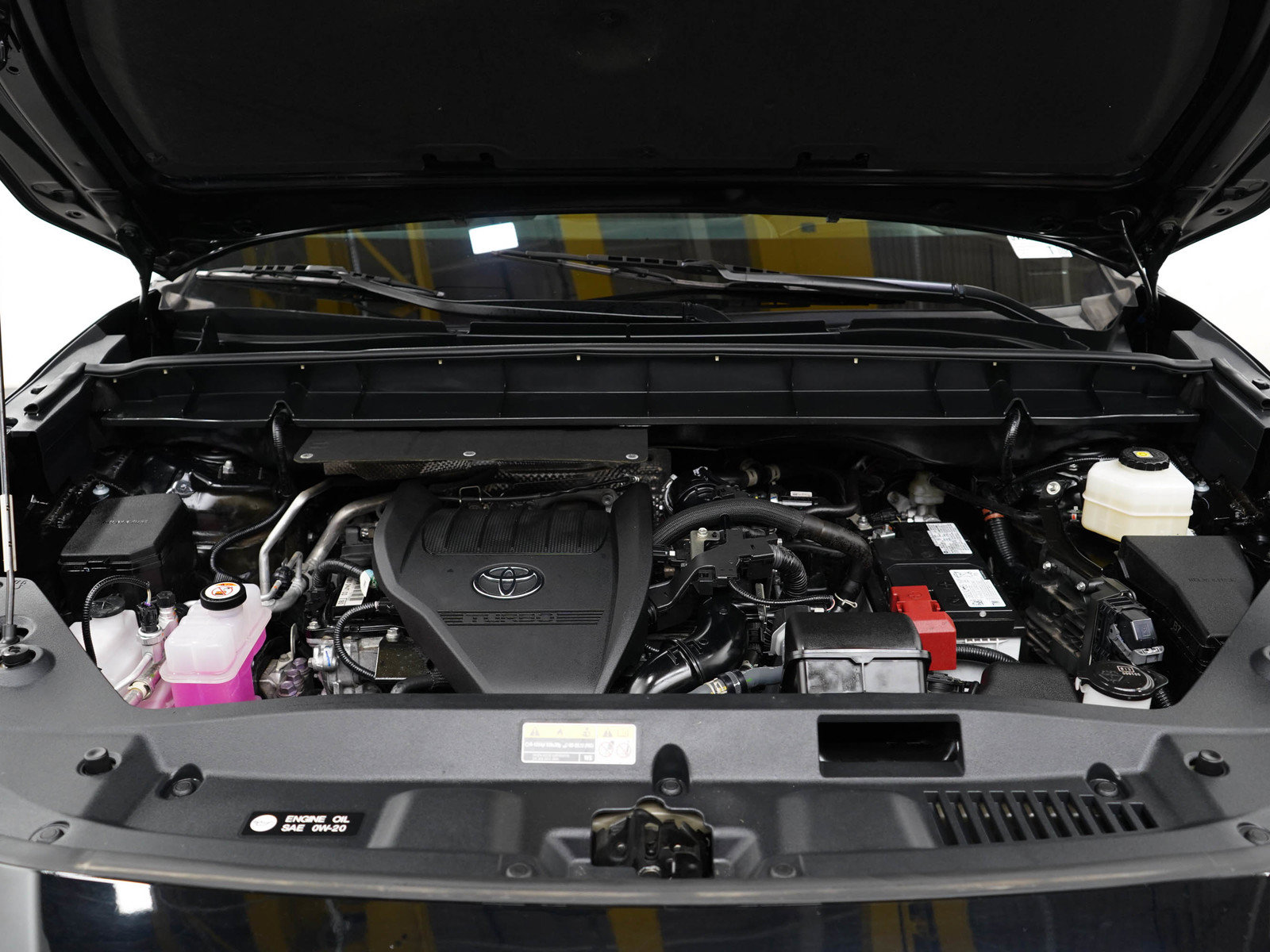 Used 2024 Toyota Highlander Limited AWD/4WD image 31