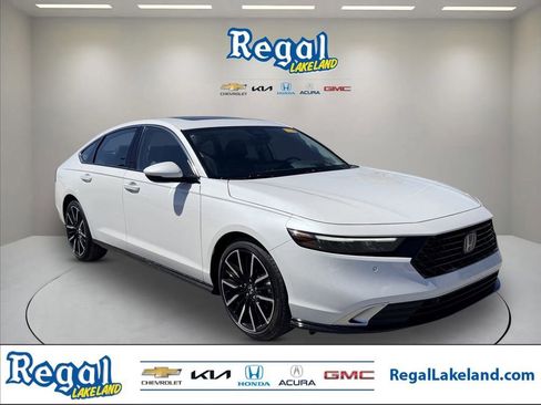 Used 2025 Honda Accord Touring image 1