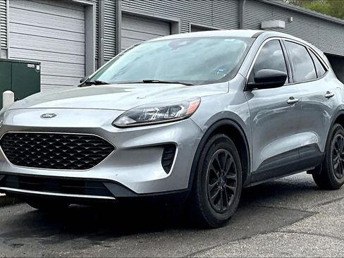 Used 2022 Ford Escape SE w/ Convenience Package image 2