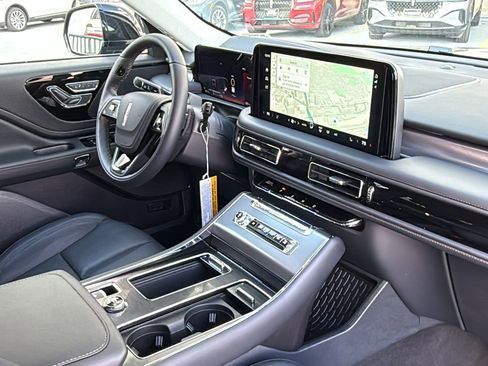 New 2026 Lincoln Aviator AWD image 7